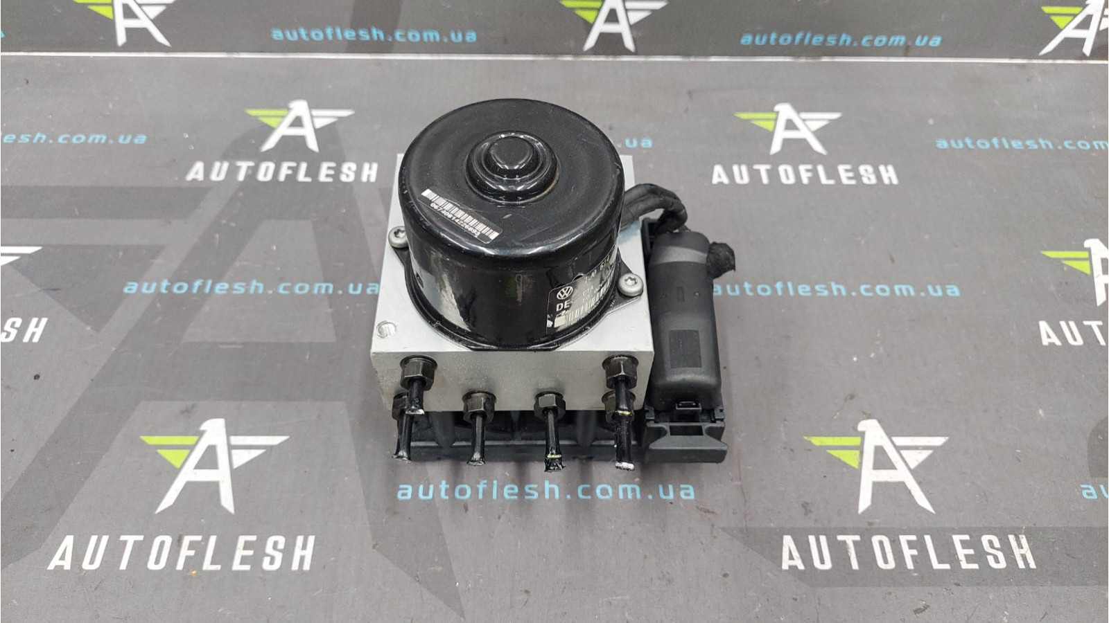 Блок ABS 1J0614117D, 1J0907379P Audi A3 Seat Toledo 2 Skoda Octavia Volkswagen Beetle Bora Golf 4 бу